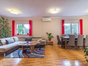 Dining - Quaint Holiday Home in Briševo With Garden (Policnik)