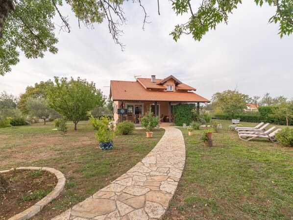 House | Exterior - Quaint Holiday Home in Briševo With Garden (Policnik)