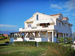 Exterior - Apartment in Ljubac With Barbecue (Razanac)