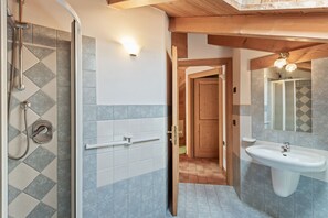 Apartment | Badezimmer