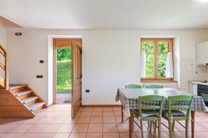 Apartment | Dining
