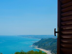 Beach/ocean view - Luxurious Villa in Sirolo With Swimming Pool (Sirolo)
