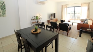 Unclassified image, 4 of 30, button - Modern Apartment Child Friendly Joint Pool Near the Beach (Lagos)