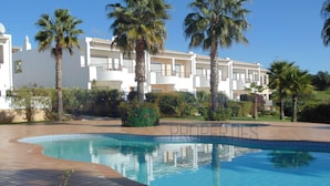 Unclassified image, 2 of 30, button - Modern Apartment Child Friendly Joint Pool Near the Beach (Lagos)