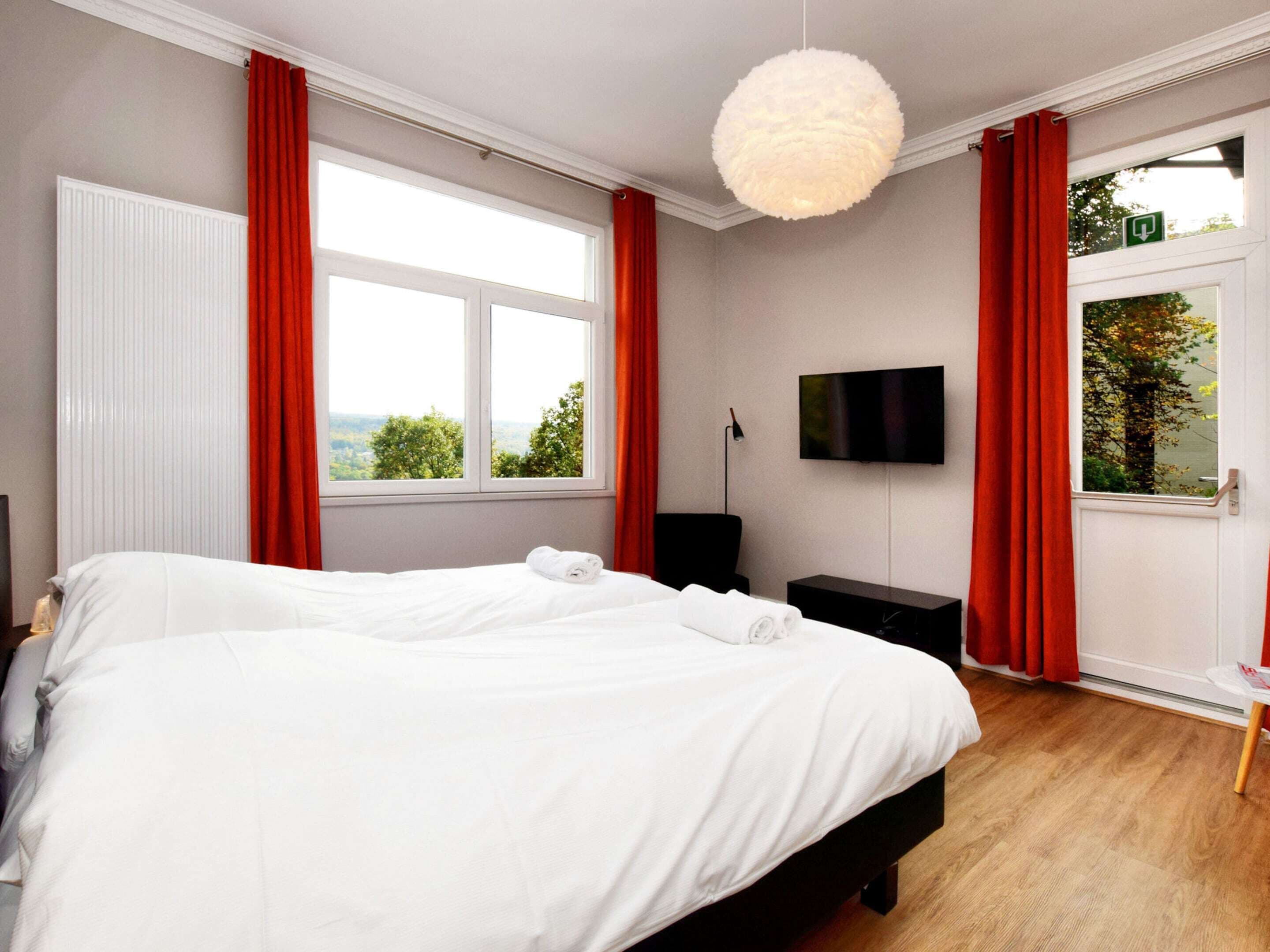 Huis | 8 slaapkamers, individueel gemeubileerd, een strijkplank/strijkijzer