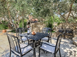 Apartment | Dining