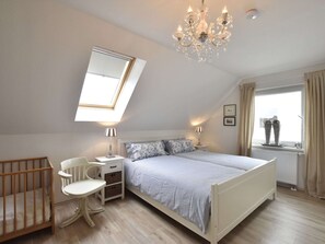 Ferienhaus | 3 Schlafzimmer, individuell eingerichtet, BĂŒgeleisen/BĂŒgelbrett