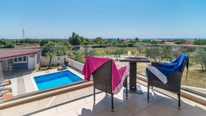 Balcony - Luxurious Villa in Vodnjan With Swimming Pool (Vodnjan)
