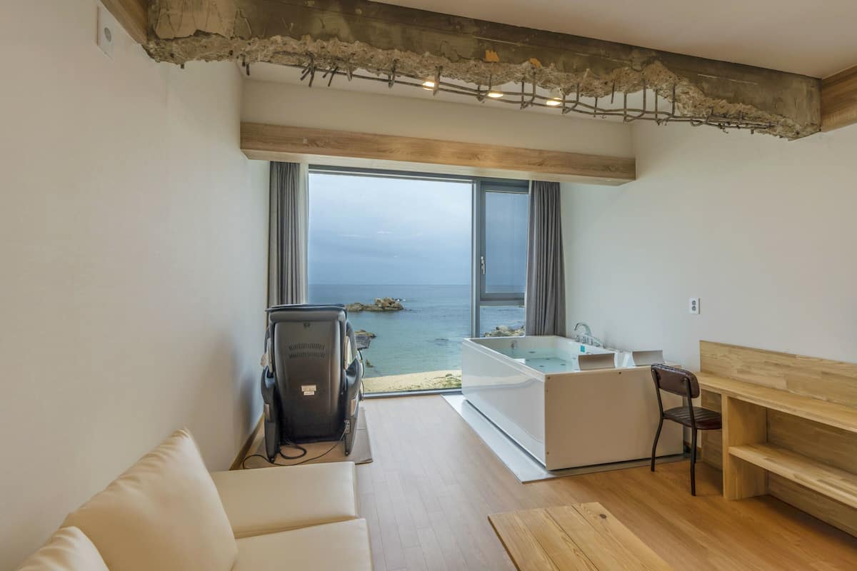 Suite Room, Ocean View | Bureau, espace de travail pour ordinateur portable, Wi-Fi gratuit