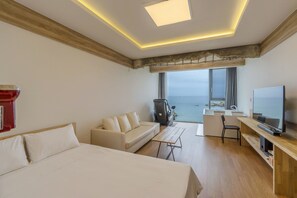 Suite Room, Ocean View | Desk, laptop workspace, free WiFi