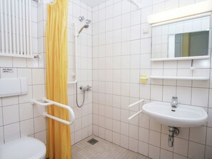 Apartment | Badezimmer | Dusche