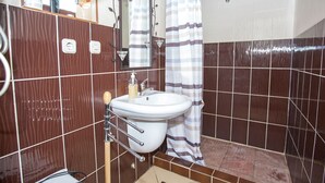 Cottage | Bathroom - Rural House With Splendid Mountains View, 2 Terraces, Nice Veranda Lovely Garden (Gospic)