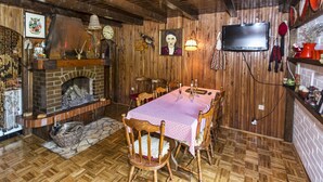 Dining - Rural House With Splendid Mountains View, 2 Terraces, Nice Veranda Lovely Garden (Gospic)