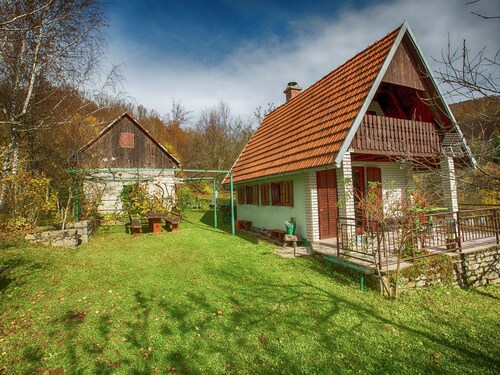 Rural House With Splendid Mountains View, 2 Terraces, Nice Veranda Lovely Garden
