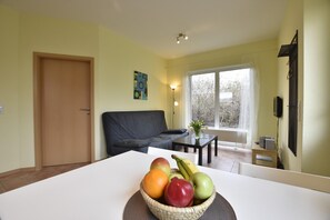 Apartment | Living room - Charming Coastal Retreat in Zierow (Zierow)