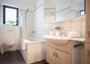 Apartment | Bathroom