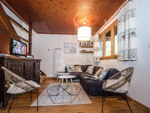 Chalet | Living room | Fireplace, DVD player - Spacious Chalet in Chamonix With Mountain View (Chamonix-Mont-Blanc)