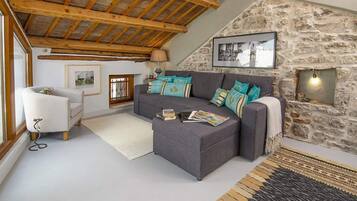 Nhà | Khu phòng khách | TV