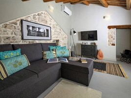 House | Living area | TV