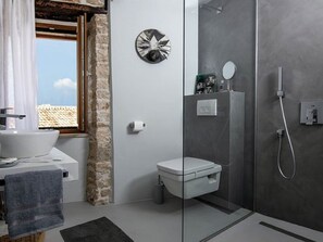 House | Bathroom | Hair dryer - Holiday Home in Vodnjan Near the Sea (Vodnjan)