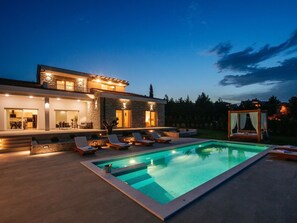 Villa | Pool
