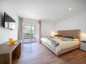 4 bedrooms, individually furnished, iron/ironing board - Pleasant Villa in Vodice With Private Pool (Vodice)