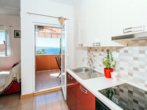 Apartment | Private kitchen - Apartment in Starigrad Near Paklenica Park (Starigrad)