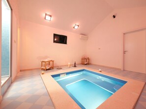 A heated pool - Luxurious Apartment in Starigrad With Sauna (Starigrad)
