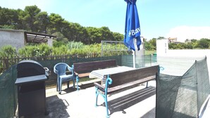 Balcony - Apartment in Pula With Bbq, Parking, AC (Pula)