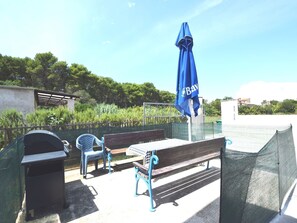 Apartment | Balcony - Apartment in Pula With Bbq, Parking, AC (Pula)