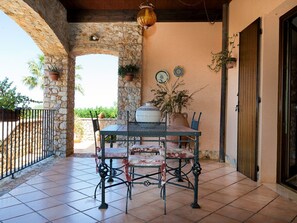 Villa | Dining