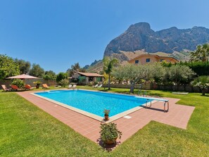 Villa | Pool