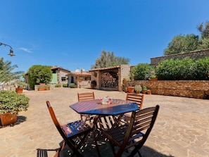 Villa | Dining
