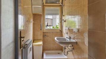 House | Bilik Mandi