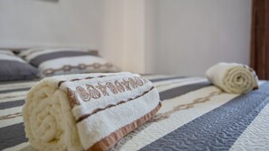 2 chambres, ameublement personnalisé, draps fournis