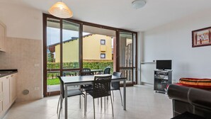 Dining - Bright Holiday Home in Lazise Italy With Swimming Pool (Lazise)