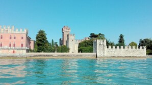 Exterior - Bright Holiday Home in Lazise Italy With Swimming Pool (Lazise)