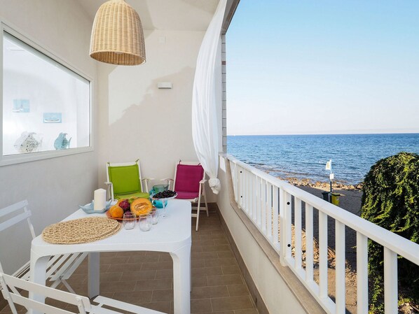 Dining - Belvilla by OYO Rifugio a Mare (Noto)