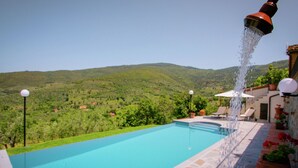 Outdoor pool - Rustic Villa in Cortona With Swimming Pool (Cortona)