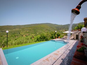 Outdoor pool - Rustic Villa in Cortona With Swimming Pool (Cortona)