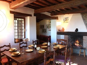 Dining - Rustic Villa in Cortona With Swimming Pool (Cortona)