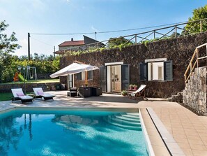 Villa | Pool | Indoor pool, outdoor pool - Belvilla by OYO Montefiore (Ragalna)