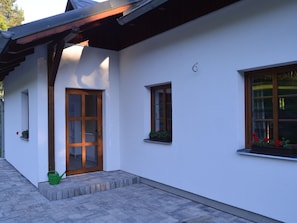 Reception - Beautiful, Spacious Holiday Home With Fireplace and Garden Pool Near the Golf Course (Jablonne v Podjestedi)