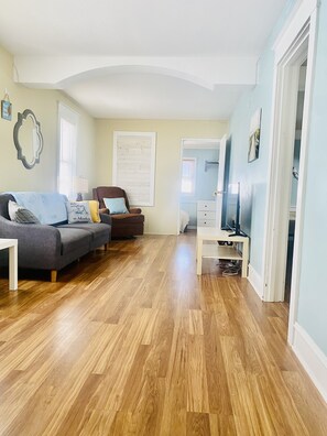 Living area - Spacious 3 Beds XLg Livg Rm, Kitchen w/ separate Dining Rm; Lg Bck & Side Yrds!! (North Wildwood)