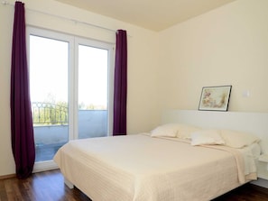 Apartment | 3 bedrooms, individually furnished