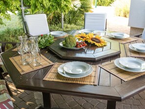 Villa | Dining