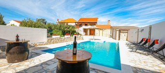 Charming Villa in Poličnik with Swimming Pool