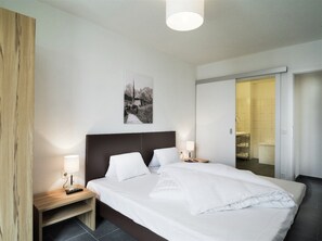 Apartment | 3 bedrooms, bed sheets