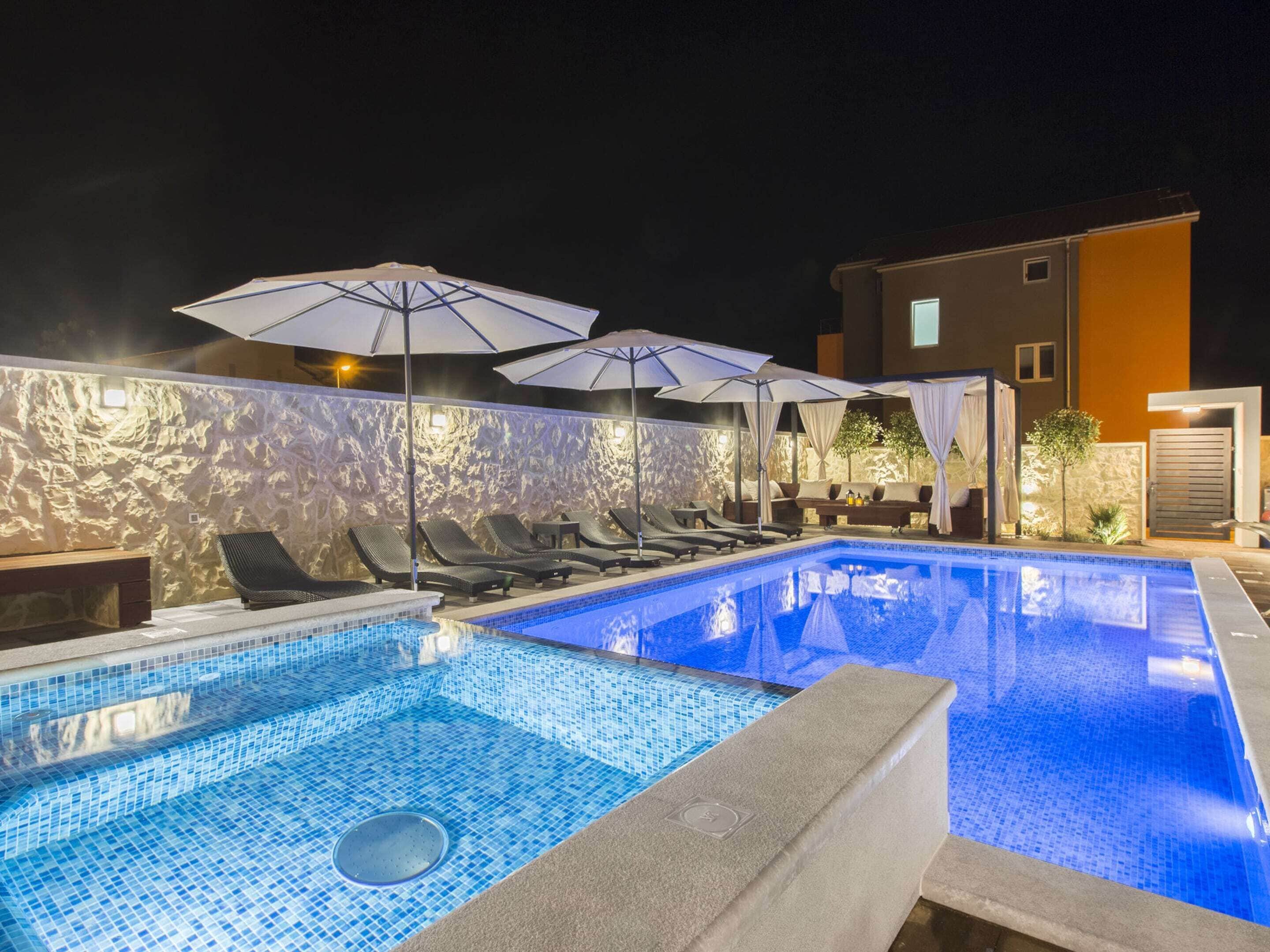 Villa | Pool | Indoor pool, outdoor pool