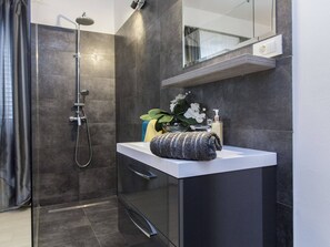 Villa | Bathroom | Towels